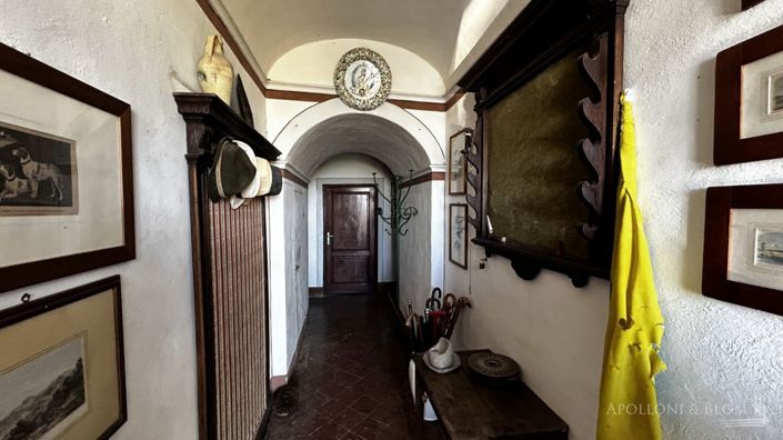 Image No.19-10 Bed Apartment for sale