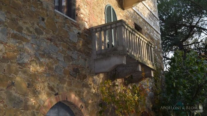 Image No.2-10 Bed Apartment for sale