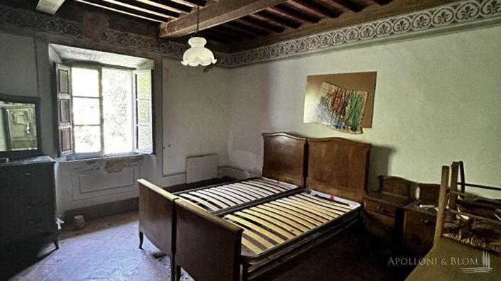 Image No.20-10 Bed Apartment for sale