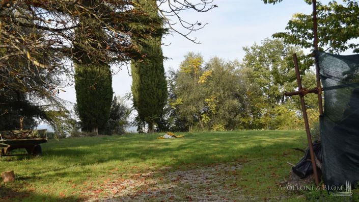 Image No.22-10 Bed Apartment for sale