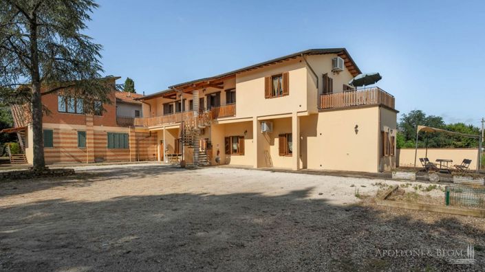 Image No.13-15 Bed Apartment for sale