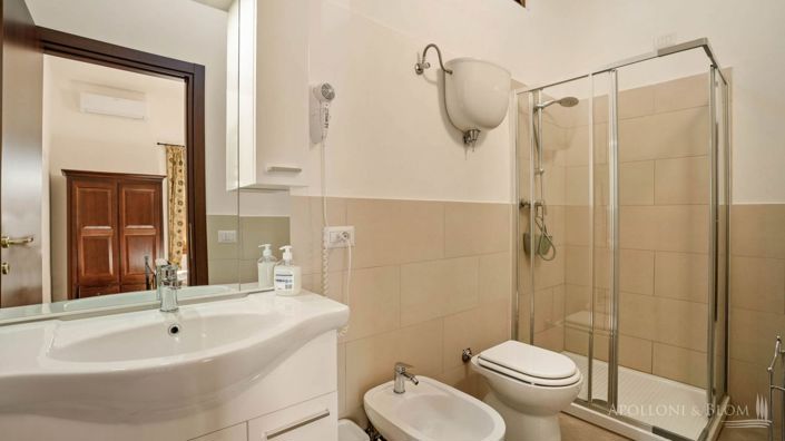 Image No.26-15 Bed Apartment for sale