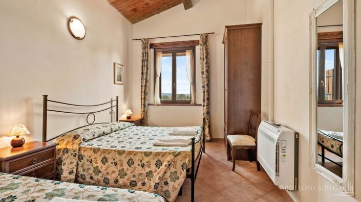 Image No.27-15 Bed Apartment for sale