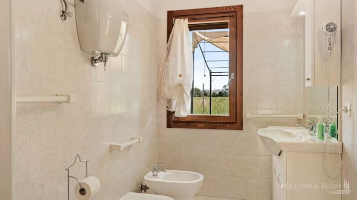 Image No.28-15 Bed Apartment for sale