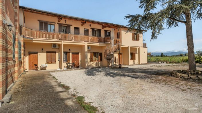 Image No.3-15 Bed Apartment for sale