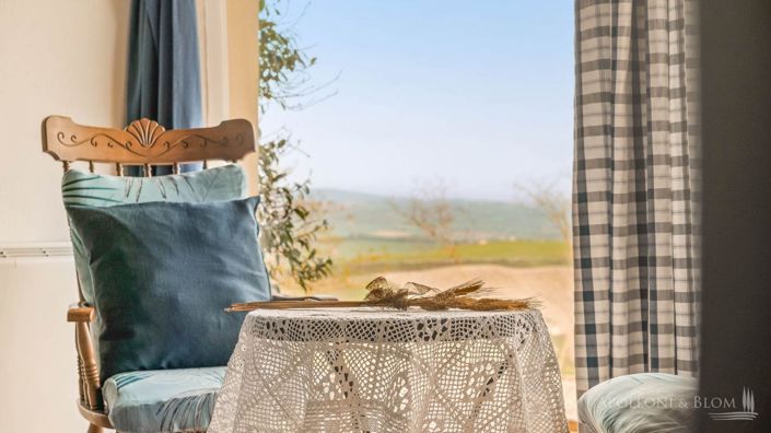 Image No.18-10 Bed Apartment for sale