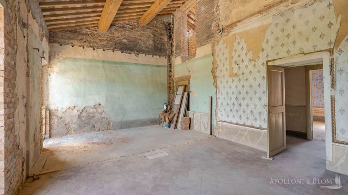 Image No.19-8 Bed Apartment for sale