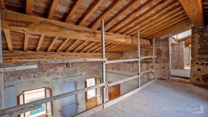 Image No.27-8 Bed Apartment for sale