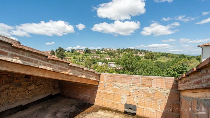 Image No.28-8 Bed Apartment for sale