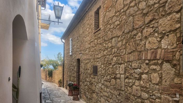 Image No.22-2 Bed Apartment for sale