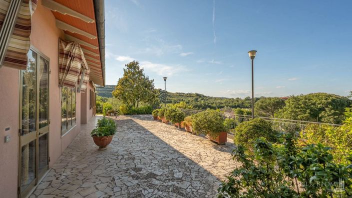 Image No.28-2 Bed Apartment for sale