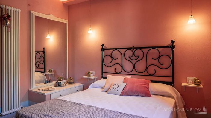 Image No.15-8 Bed Villa for sale