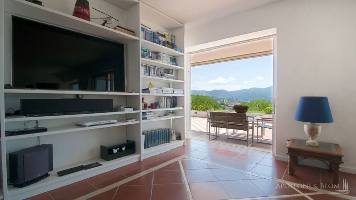 Image No.20-4 Bed Apartment for sale