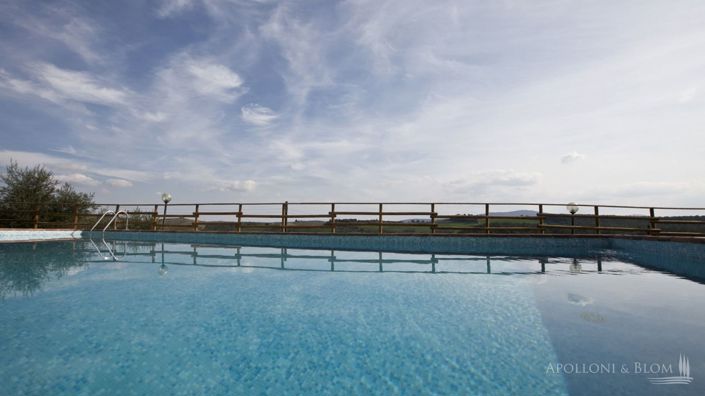 Image No.9-13 Bed Apartment for sale