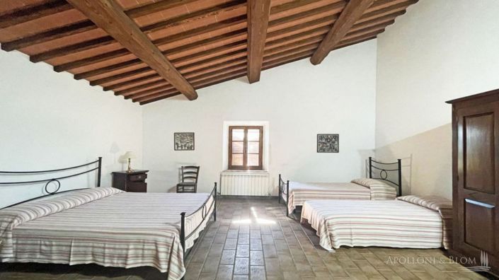 Image No.23-8 Bed Apartment for sale