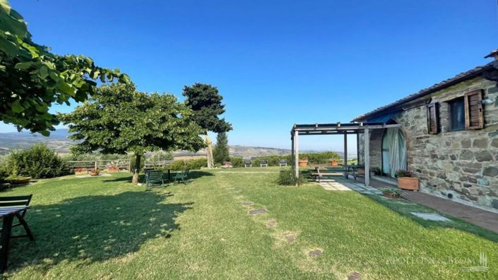 Image No.9-8 Bed Apartment for sale