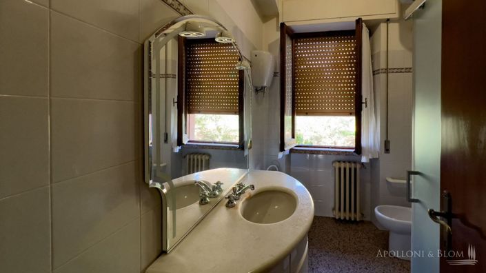 Image No.20-3 Bed Country House for sale