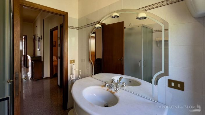 Image No.21-3 Bed Country House for sale