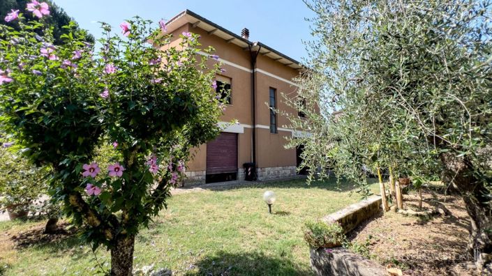 Image No.24-3 Bed Country House for sale