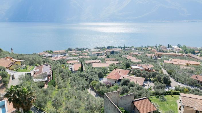 Image No.2-6 Bed Villa for sale