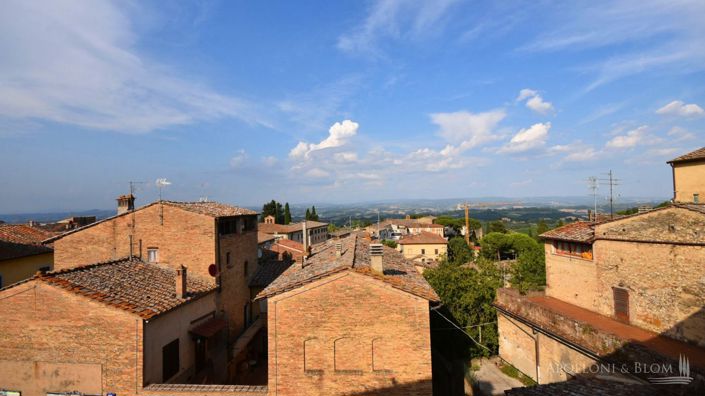 Image No.21-6 Bed Apartment for sale