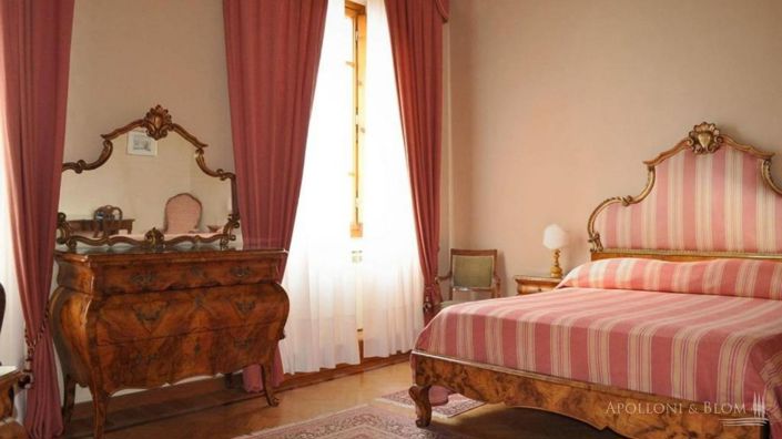 Image No.26-26 Bed Apartment for sale