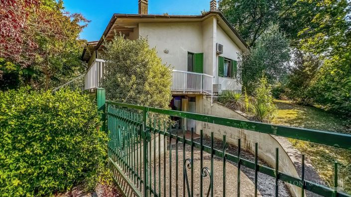 Image No.2-3 Bed Villa for sale