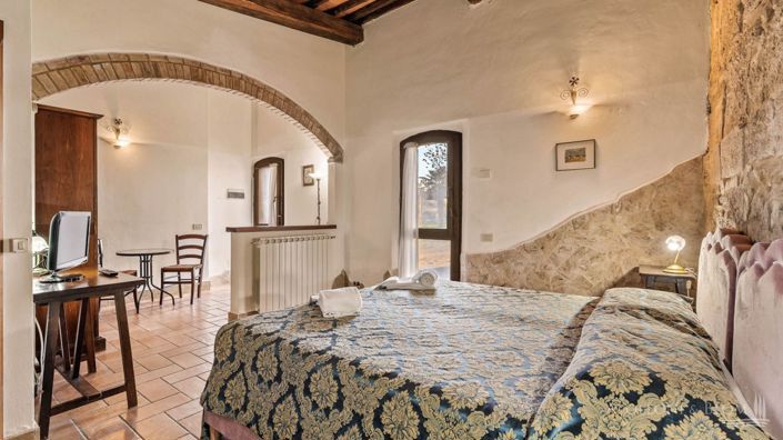 Image No.22-10 Bed Apartment for sale