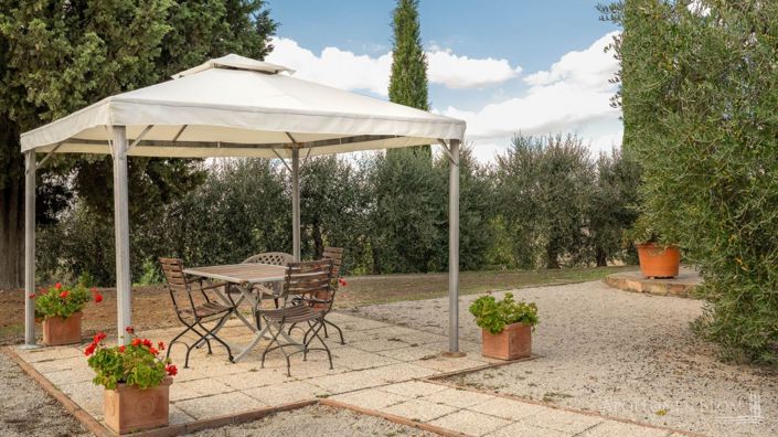 Image No.24-10 Bed Apartment for sale