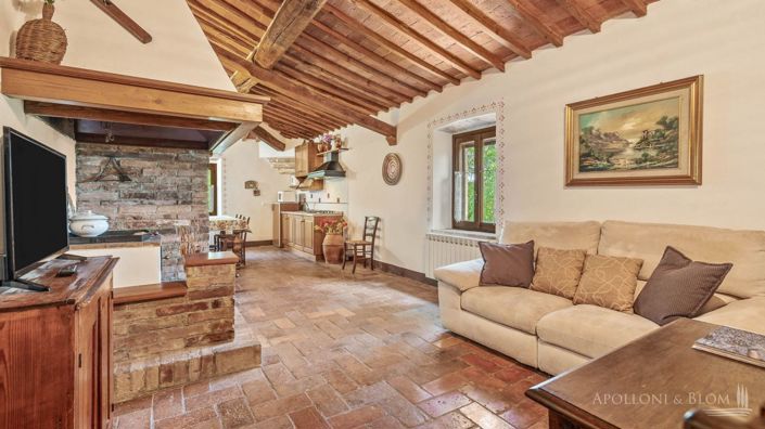 Image No.3-10 Bed Apartment for sale