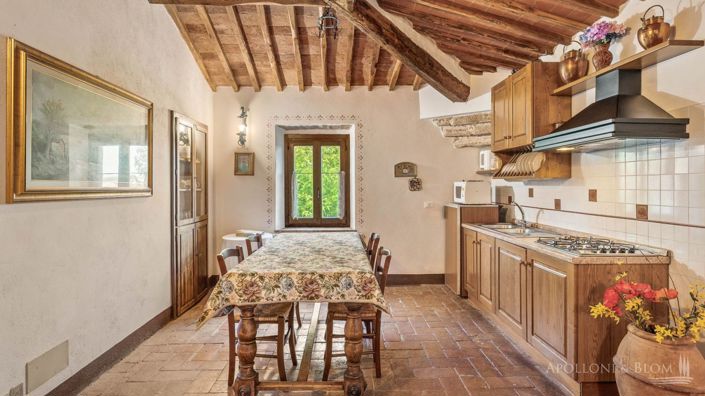 Image No.4-10 Bed Apartment for sale