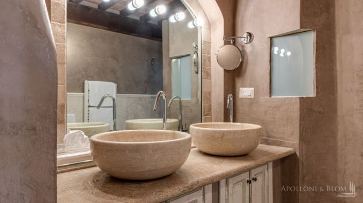 Image No.15-6 Bed Apartment for sale