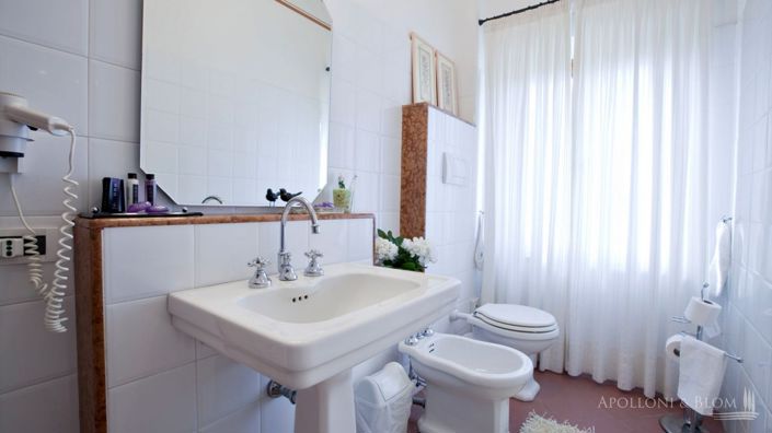 Image No.23-34 Bed Villa for sale