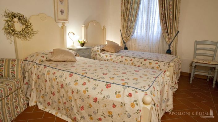 Image No.30-34 Bed Villa for sale