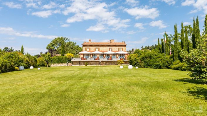 Image No.4-34 Bed Villa for sale