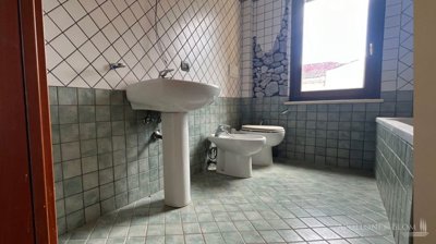 g202509121401113363