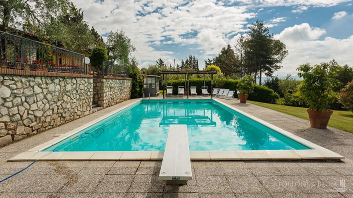 Image No.2-4 Bed Villa for sale