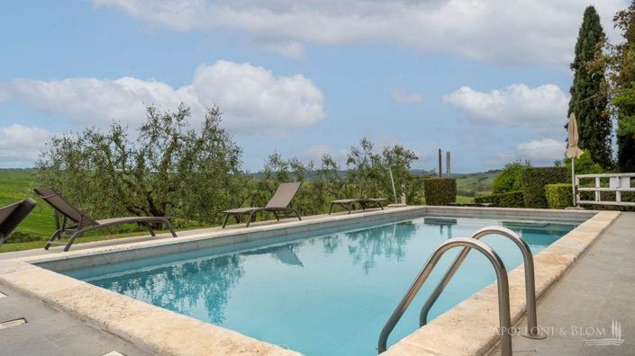 Image No.10-15 Bed Apartment for sale