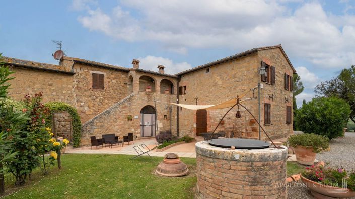 Image No.16-15 Bed Apartment for sale