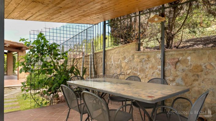 Image No.25-15 Bed Apartment for sale