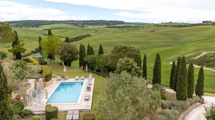 Image No.8-15 Bed Apartment for sale