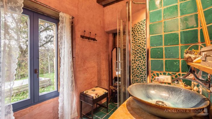 Image No.20-3 Bed Apartment for sale