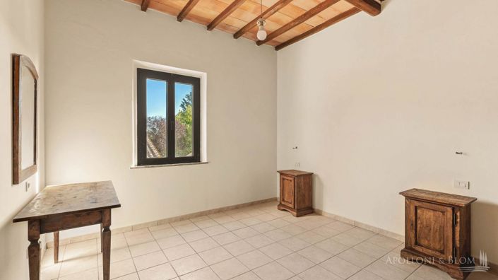 Image No.22-15 Bed Apartment for sale