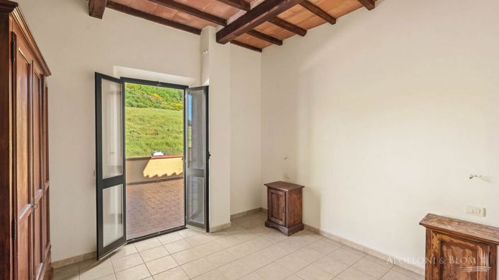 Image No.24-15 Bed Apartment for sale