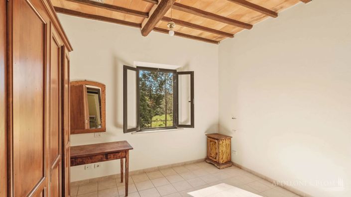 Image No.28-15 Bed Apartment for sale