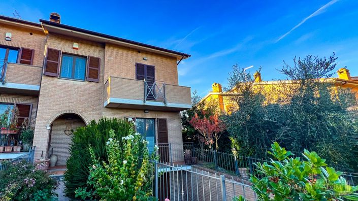 Image No.10-3 Bed Apartment for sale