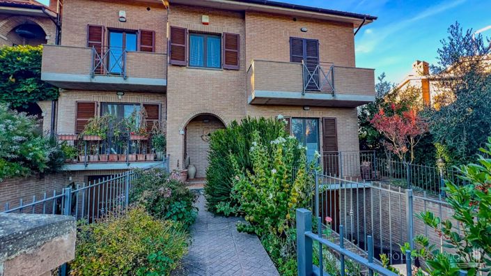 Image No.8-3 Bed Apartment for sale