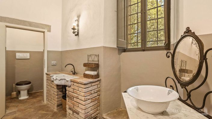 Image No.17-9 Bed Chateaux for sale