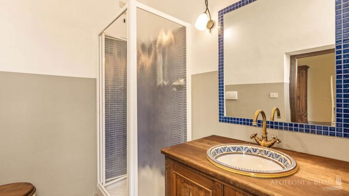 Image No.23-9 Bed Chateaux for sale