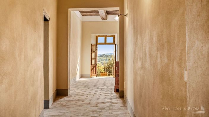 Image No.25-9 Bed Chateaux for sale